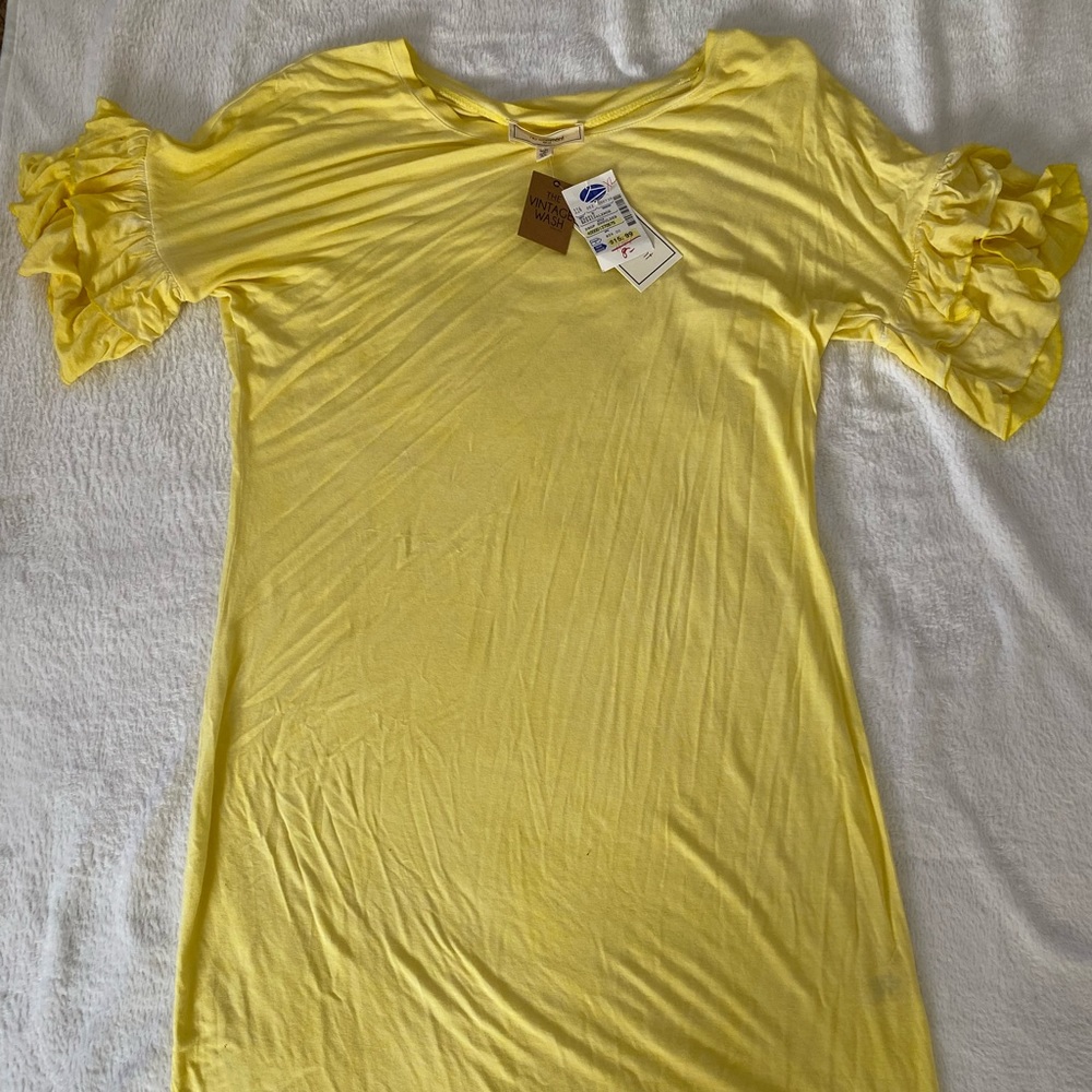 Lemon colored dress with cute ruffled sleeves